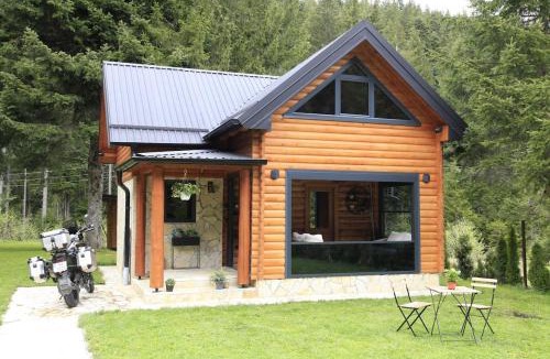 Rozaje County House | Woodland Lodge