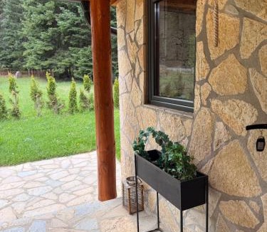 Rozaje County House | Woodland Lodge