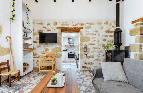 Pemonia House | Xanthippi's Traditional House in Pemonia