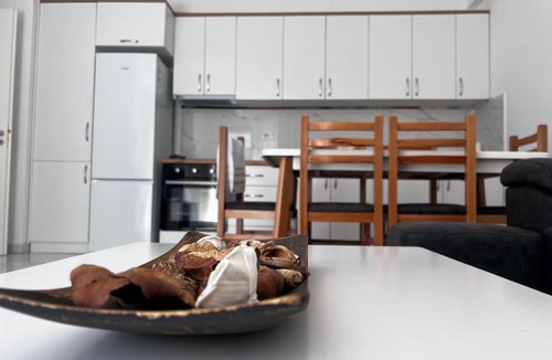 Kamez Apartment | XH APARTMENTs