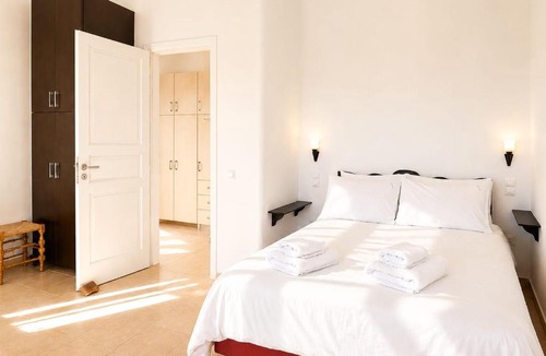Panormos Hotel | Yakinthos Suites