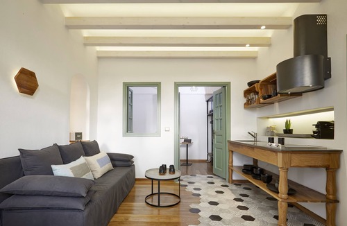 Pyrgos House | Yellow Orchid Cycladic House with Private Hot Tub