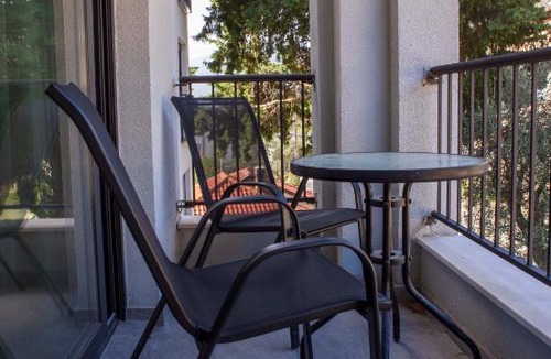 Tomicici Apartment | Yellow Studio Retreat Tivat