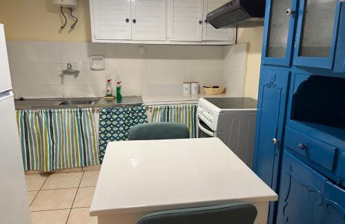Korinthos Apartment | Yiayia Katina’s House