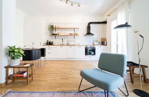 Petralona Apartment | Your Perfect Relaxing Eclectic Gateway In Athens