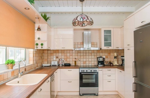 Laganas Villa | Zante Sunny Villa I – Free Heated Pool, Jacuzzi & Fitness Corner. Pets Welcome!