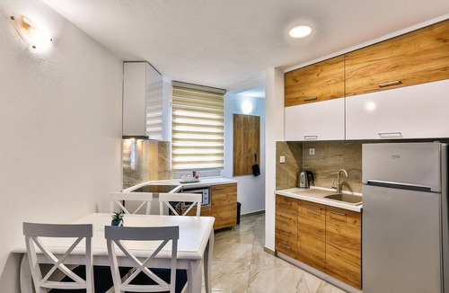 Velji Vinogradi Apartment | Zara Apartment | Highly recommended condo near beach and old town