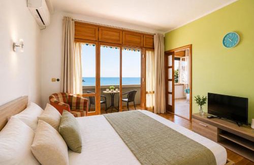 Rana Apartment | Zaya Mare Small Beach by Odea Stays