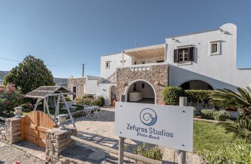 Plaka Apartment | Zefyros Studios