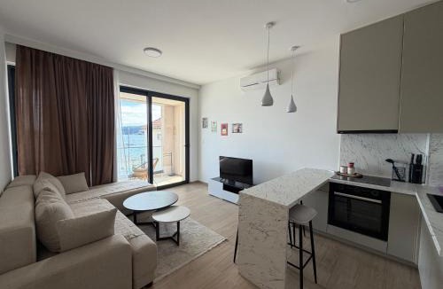 Bijela Apartment | Zenith Lux Apartment Beachfront & Parking