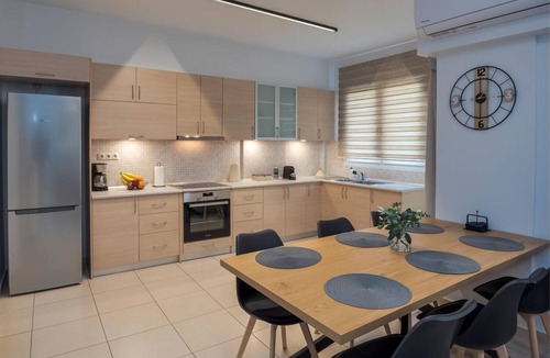 Heraklion Apartment | Zoelgrek Luxury Suite 2 Apartment with Shared Terrace, Wi-Fi & Air Conditioning