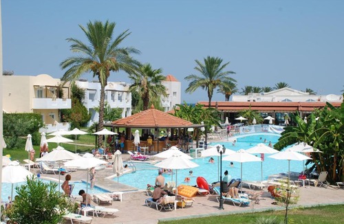 Tingaki Hotel | Zorbas Beach Hotel