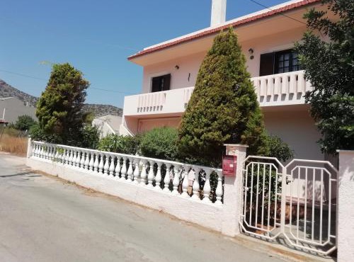 ΙΔΙΩΤΙΚΟ ΔΙΑΜΕΡΙΣΜΑ ω in Stalís