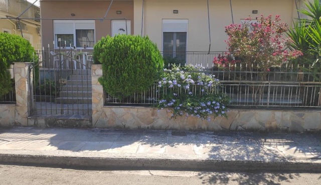 Κεντρικό, ανετο και ευρύχωρο διαμέρισμα in Molos-Agios Konstantinos