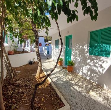 Κυράννα in Poros