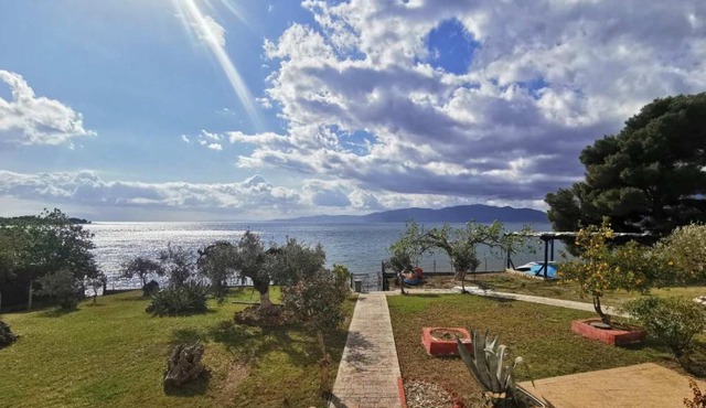 Μπαλκόνι Στο Γαλάζιο
