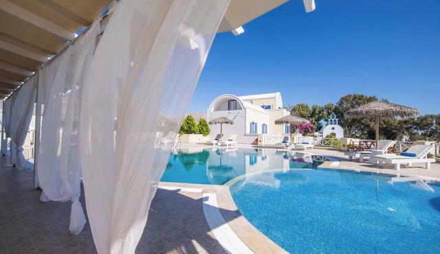 1-bed Apt at Hotel, Near Perivolos Black Beach