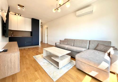 1bd New and Modern Apt with Sea View "Blue Horizon"