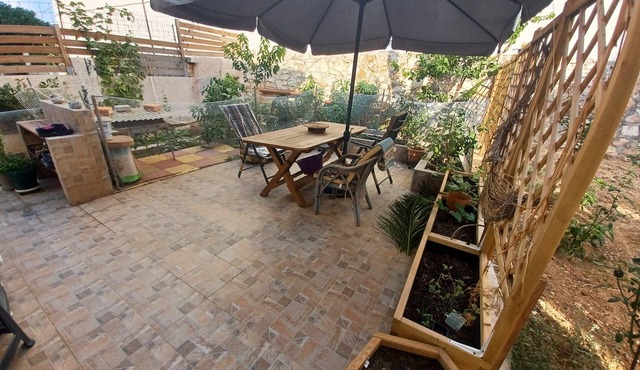 2-bedroom house in peaceful Chalepa with back yard garden and private parking in Chania