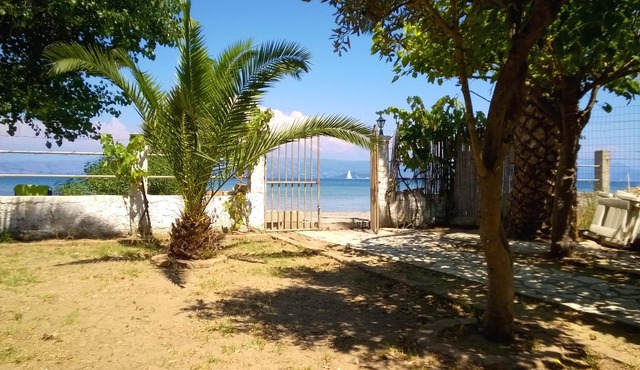 2 cute sea view Studios X 2 on the beach in Corfu