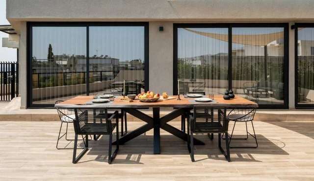 2BD Penthouse Sea View Luxury Apartment
