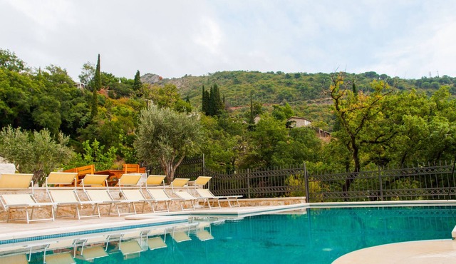 2bedroom Apt w/shared pool #5 @Pietra Mare Apts