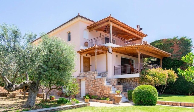 3-Story Villa Pasithea: Beachside/Panoramic Views