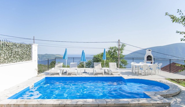 4 Bed Villa with Swimming Pool and Stunning Sea Views