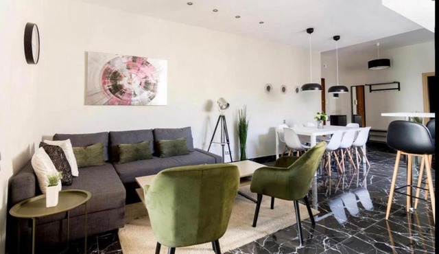4 bedroom penthouse in center of Athens