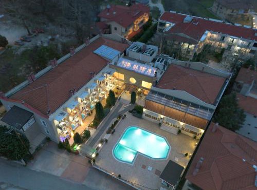 4 Epoxes Hotel Spa in Almopia