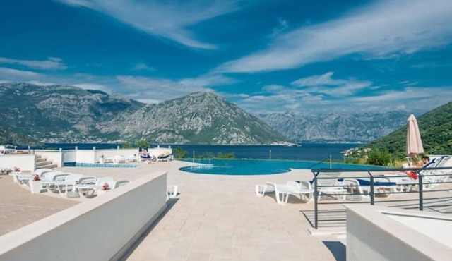 4 Stars 1BR Apartment Morinj D4nn