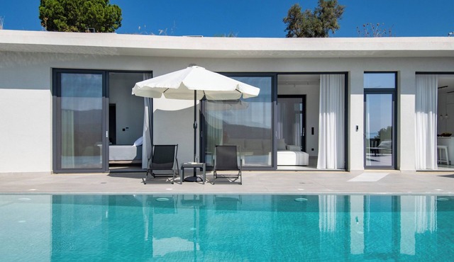 5-Bedroom Luxury Villas in Lefkada