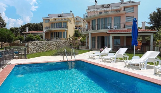 5 bedroom Villa with private beach and pool