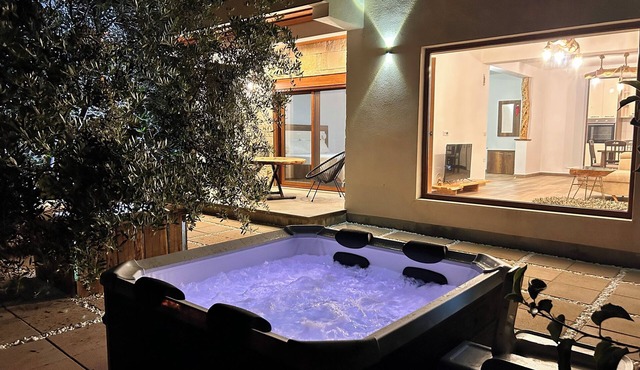 A family and pet-friendly holiday home w/hot tub - 15min from the beach