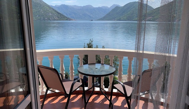A unit, One bedroom, stunning views, waterfront, free secured parking