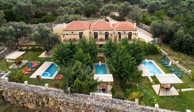 Accommodation for Large Groups in Vlichada