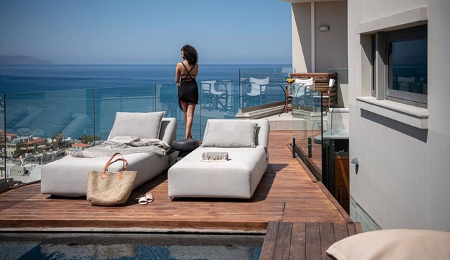 Acro Sea View Villa in Chania | Alectrona Living Crete in Πλατανιάς