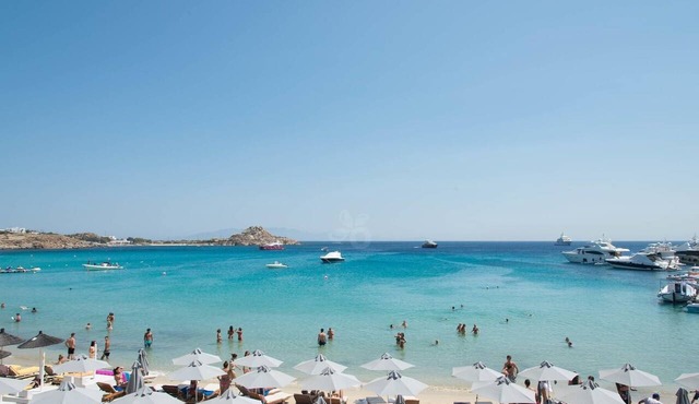 Acrogiali Beachfront Hotel