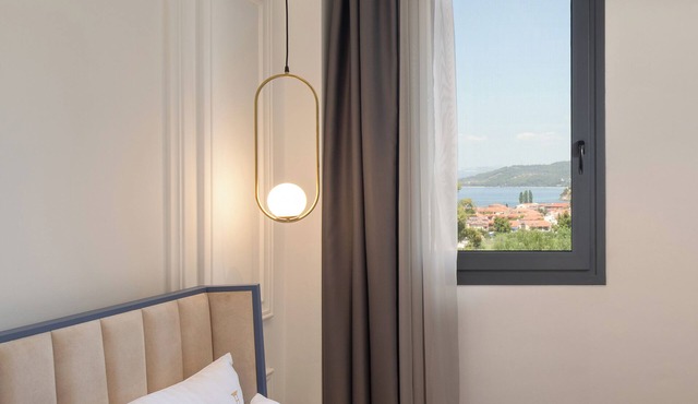 Acropol Golden Suites