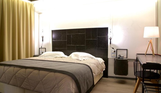 Adonis City Hotel