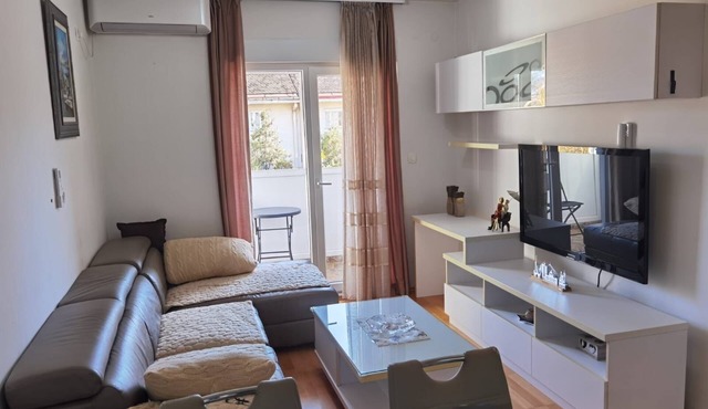 Adorable 1-bedroom building with AC in charming Niksic