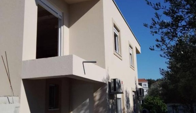 Adriatic Haven – Cozy Tivat Apartment with a Terrace - One Bedroom Apartment