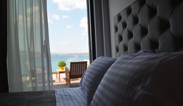 Aianteion Bay Luxury Hotel & Suites in Salamis