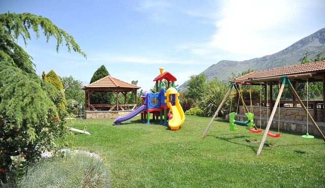 Alexander Mountain Resort in Amari