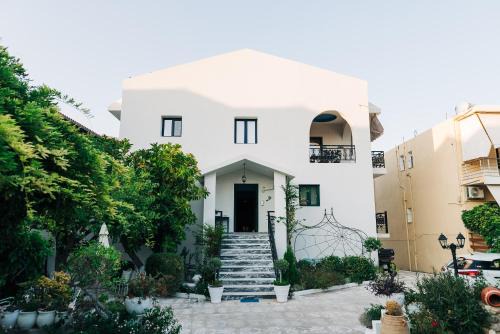 Alisaxni Studios in Argassi