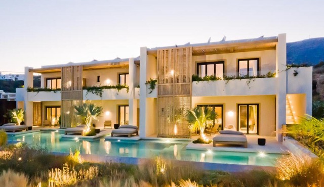 Almi Luxury Rooms in Amoopi