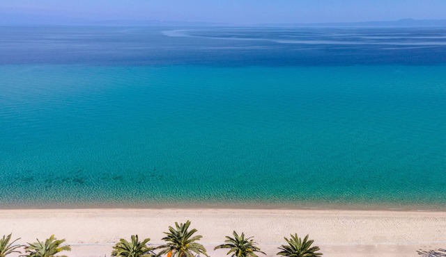 Amalthia Luxury Suites
