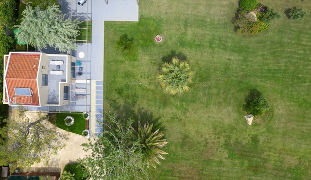 Amazing villa with huge garden on the beach