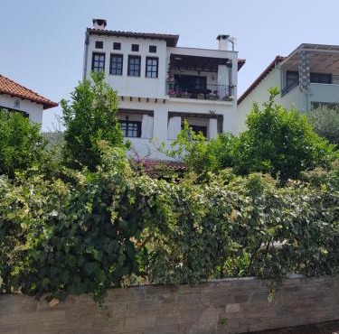 AMMOS & ASTERIAS FAMILY APARTMENTS in Kalamos