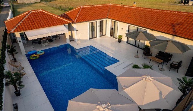 Amon Private Pool Residence